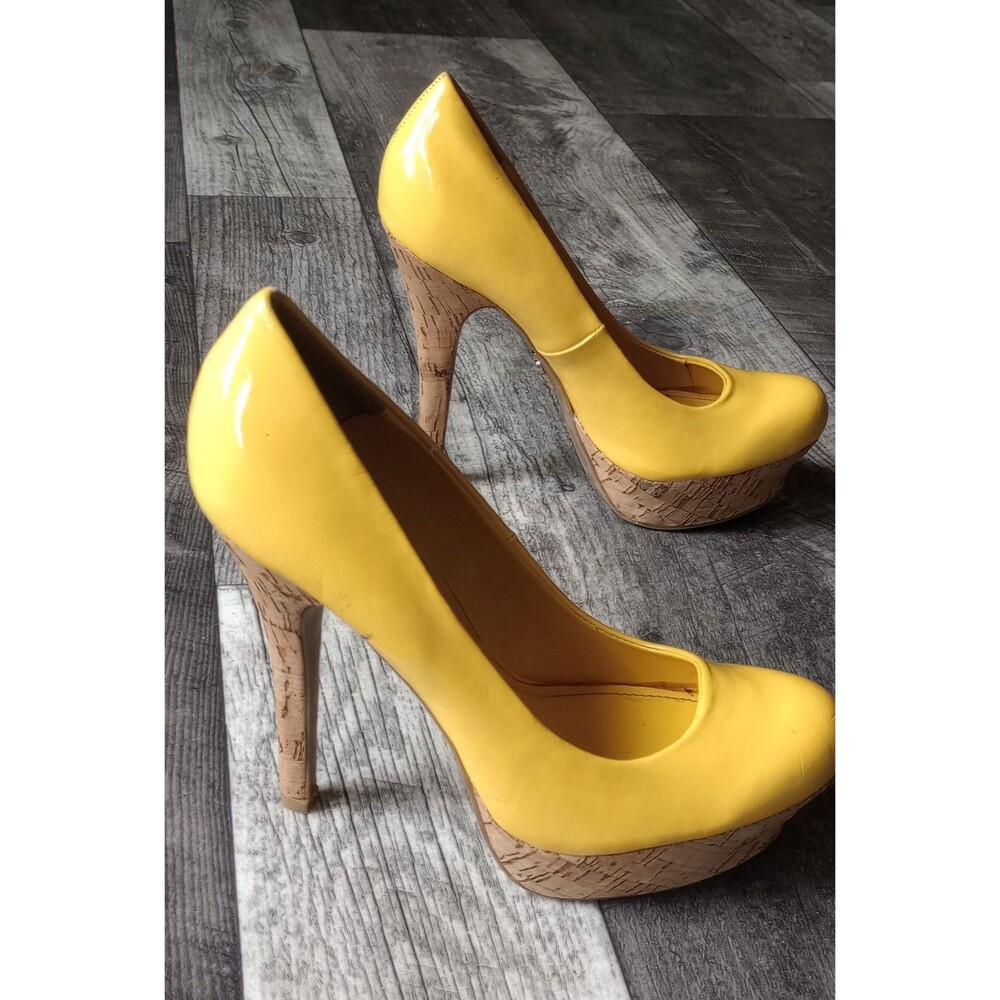 Jennifer Lopez Women's 7M Yellow Faux Leather Platform Faux Cork Heels